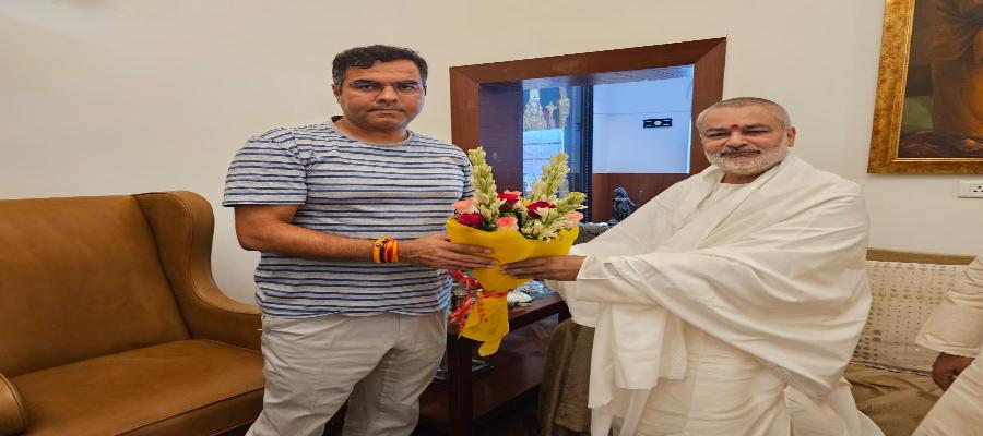 Brahmachari Girish Ji met present Member of Parliament from West Delhi Respected Shri Pravesh Verma Ji.