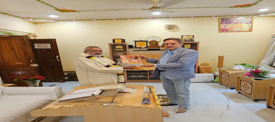 Mr. Gerard Reiter, a senior leader of Maharishi Organisation from Netherlands (Holland) has visited Brahmachari Girish Ji. Brahmachari Girish Ji has welcomed Mr. Reiter with flower bouquet, shawl, Gyan 24 magazine and Maha Herbal Table Calendar of year 2024. 